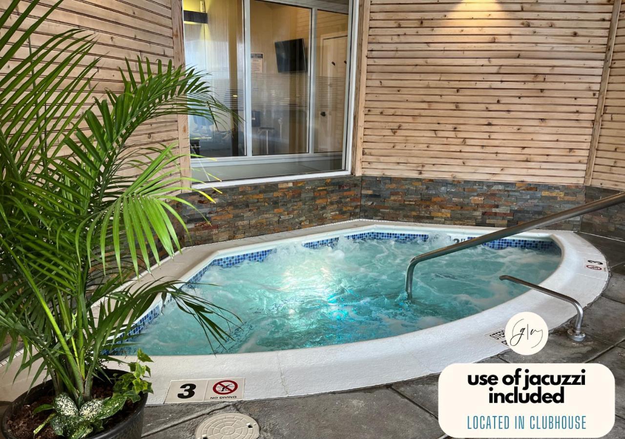 Getaway Villa- 3 Mins To Mohegan- Fully Stocked With Two Full Beds & Fireplace- Jacuzzi, Saltwater Pools, Sauna Норич Екстериор снимка